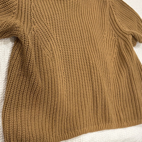Banana Republic Camel Knit Sweater - Picture 4 of 5